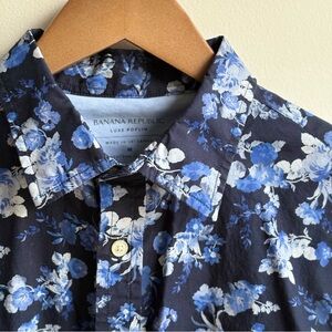 Banana Republic Blue Casual Button Down Shirt with Floral Pattern